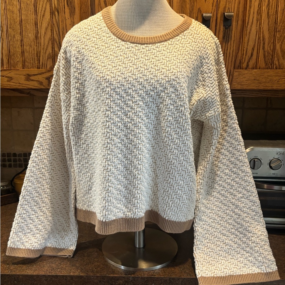💚Hem & Thread Cream and Tan Crew Neck Sweater